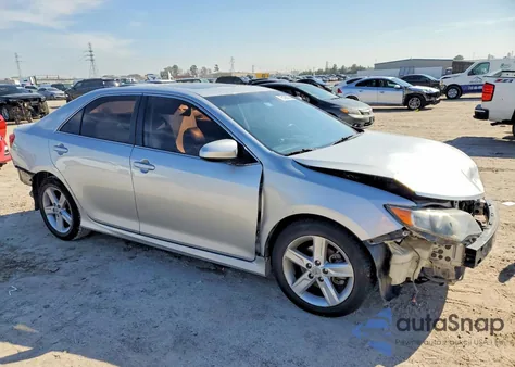 2012 Toyota Camry Base z USA, uszkodzony, nr VIN 4T1BF1FK0CU062528